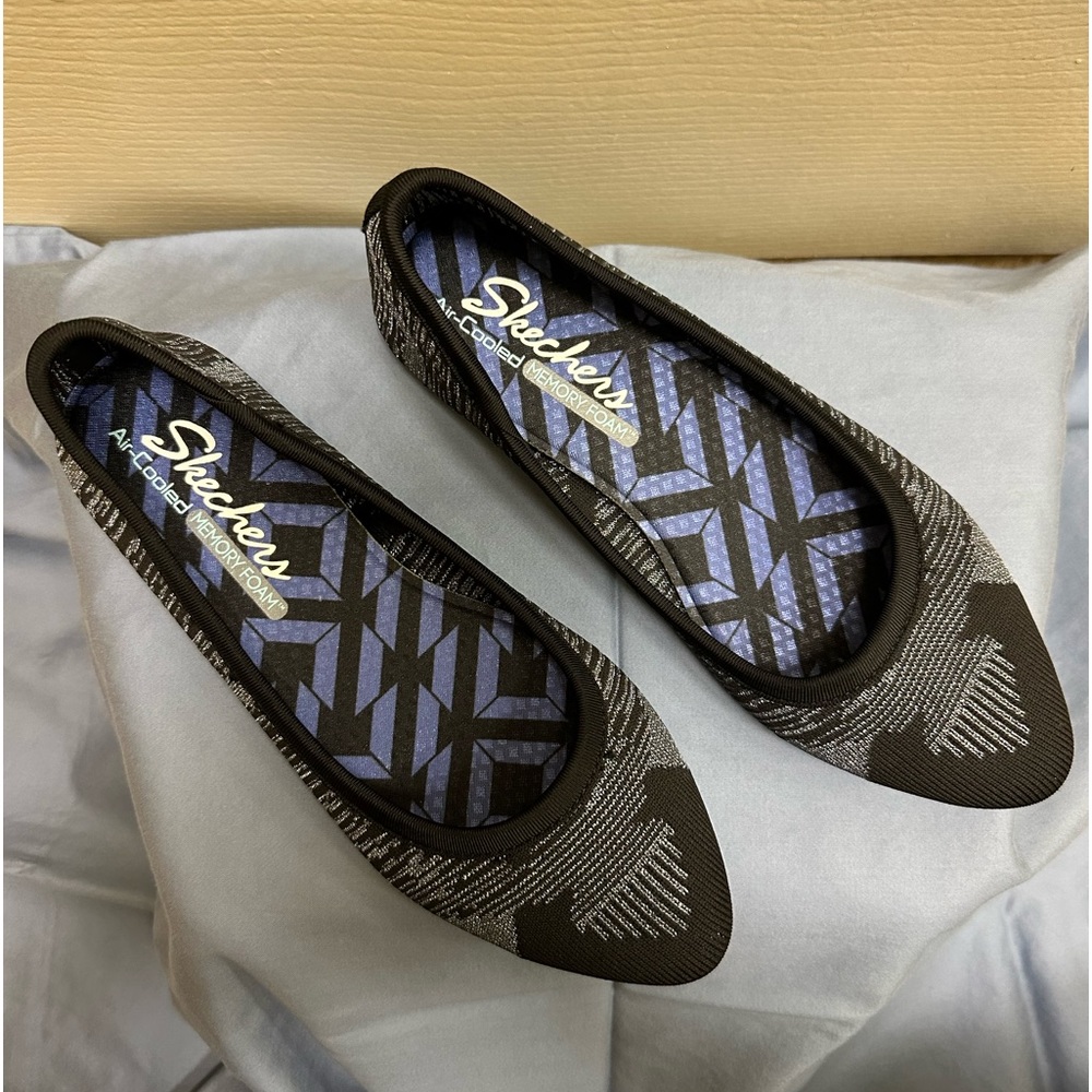 NEW Skechers Women’s Cleo Black/Silver Ballet Flat Size 6